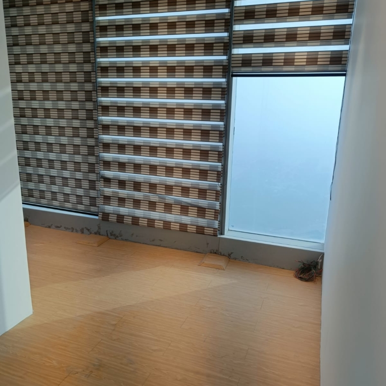 Wave One Office retail space 608sqft
