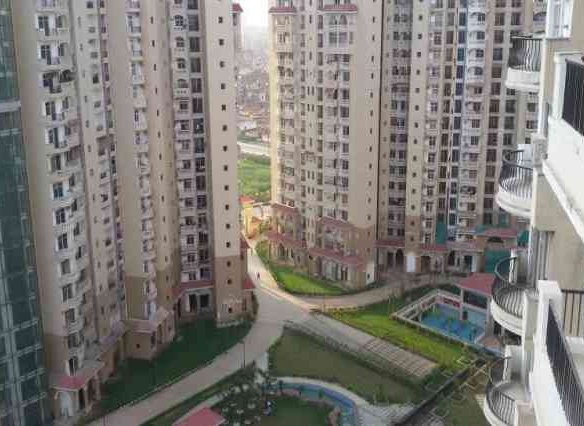 Amrapali Sapphire penthouse for sell