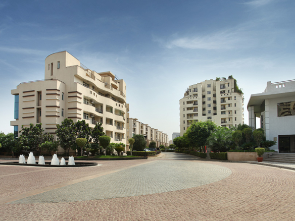 Eldeco Utopia 3+1 bhk apartment for sell